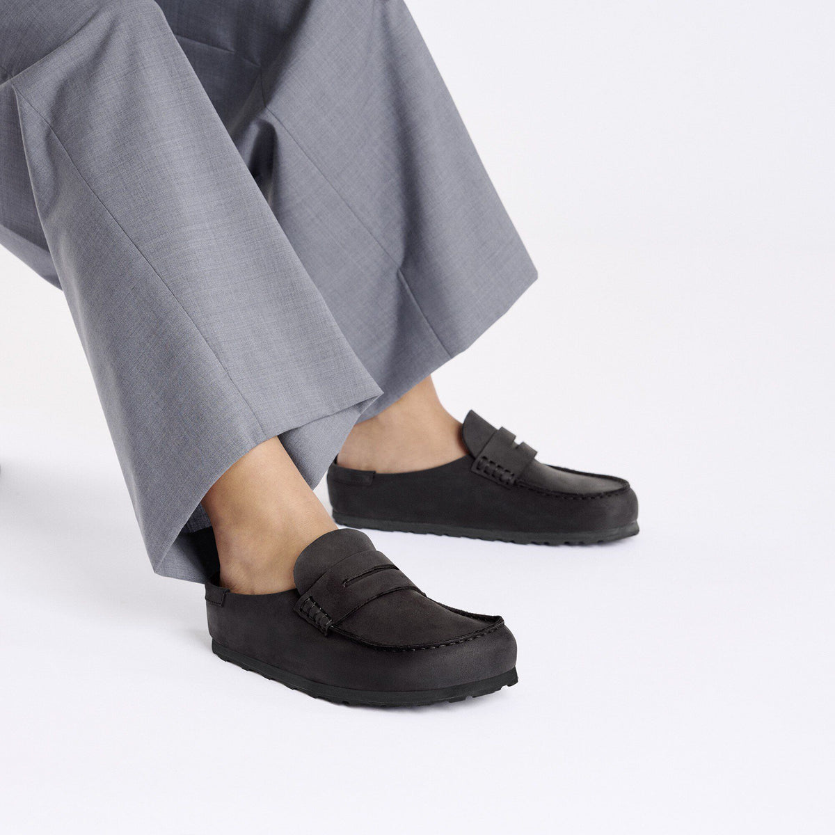 Naples Wrapped Oiled Leather in Color Black | Birkenstock