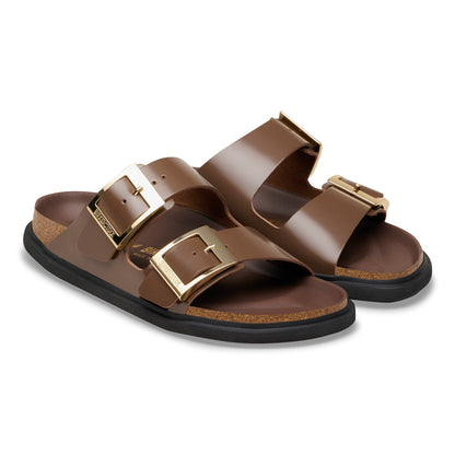 Arizona Droplet Buckle Natural Leather Patent in Color High-Shine Carafe | Birkenstock