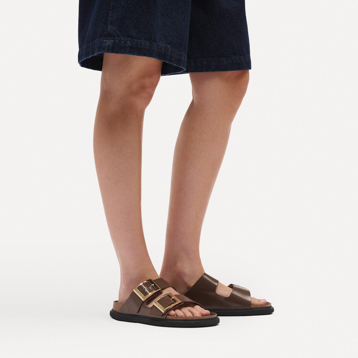 Arizona Droplet Buckle Natural Leather Patent in Color High-Shine Carafe | Birkenstock