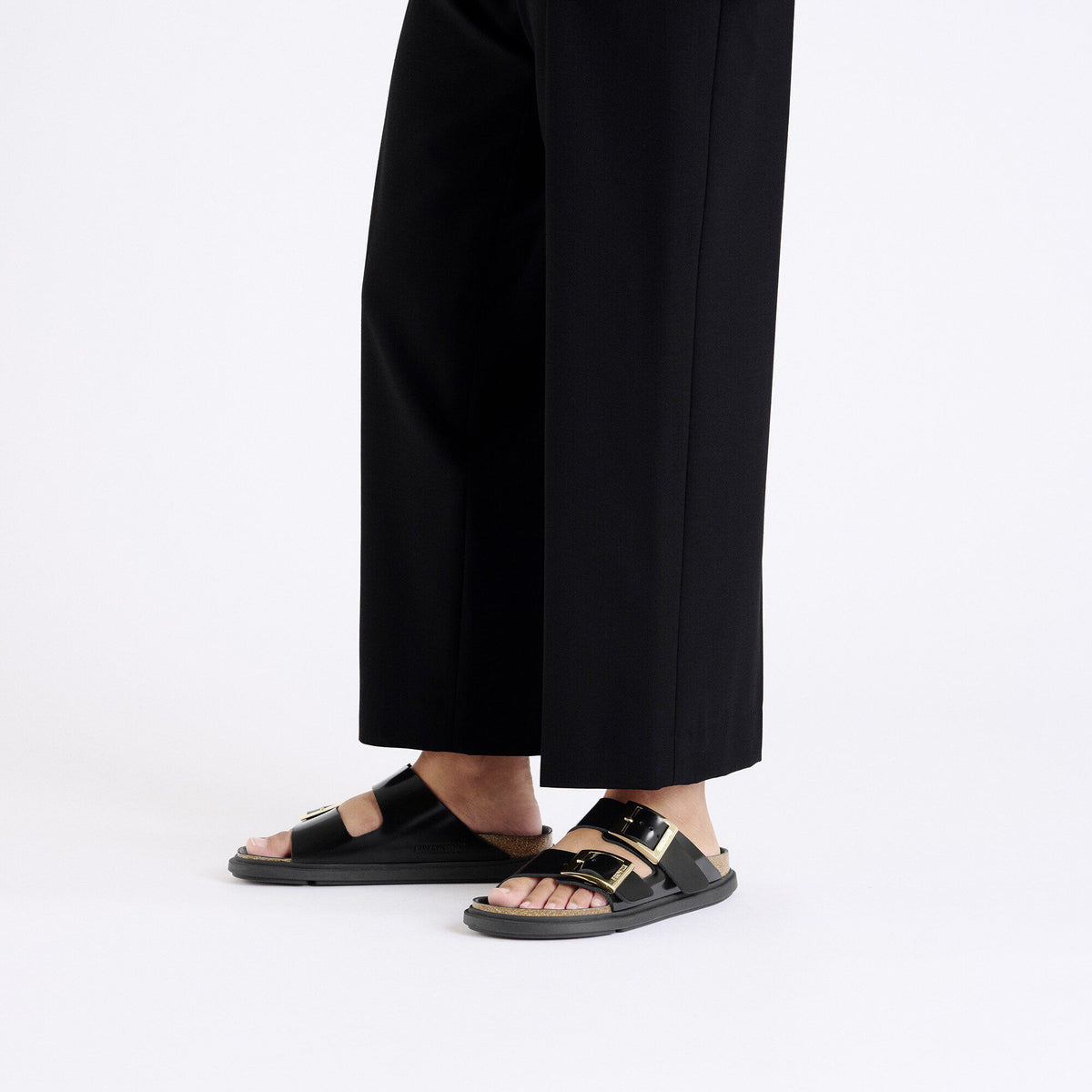 Arizona Droplet Buckle Natural Leather Patent in Color High Shine Black | Birkenstock