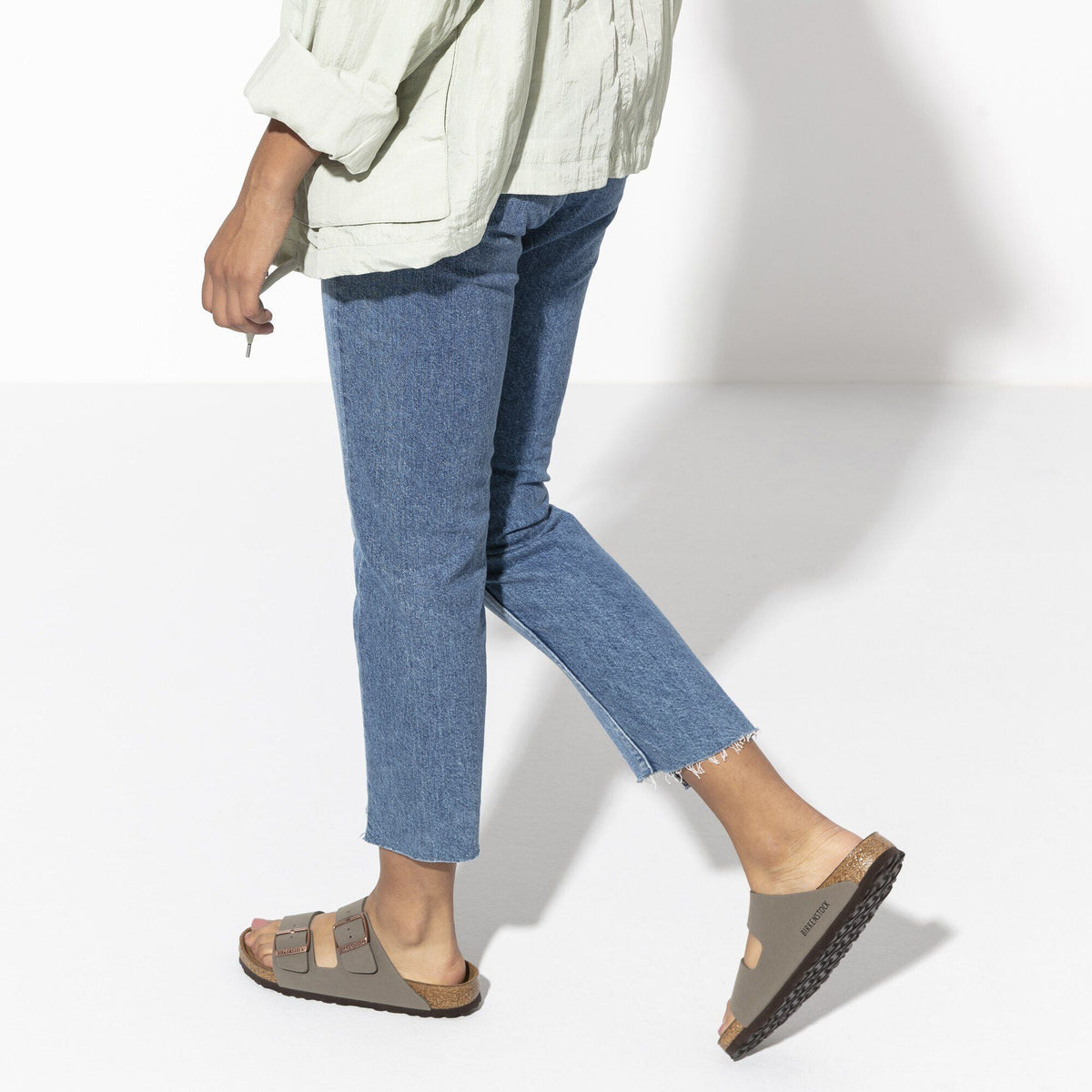 Arizona Birkibuc in Color Stone | Birkenstock