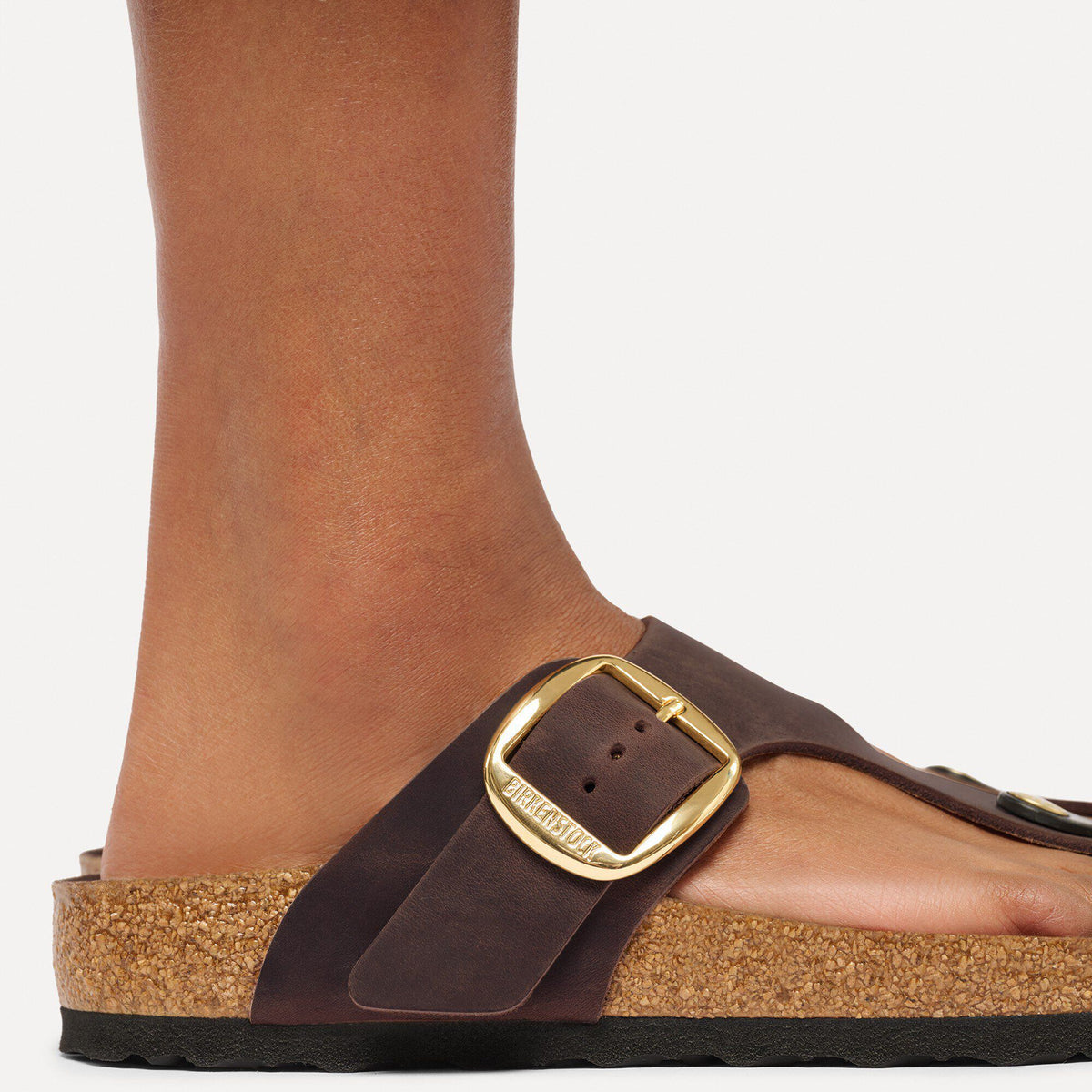 Gizeh Big Buckle Oiled Leather in Color Habana | Birkenstock