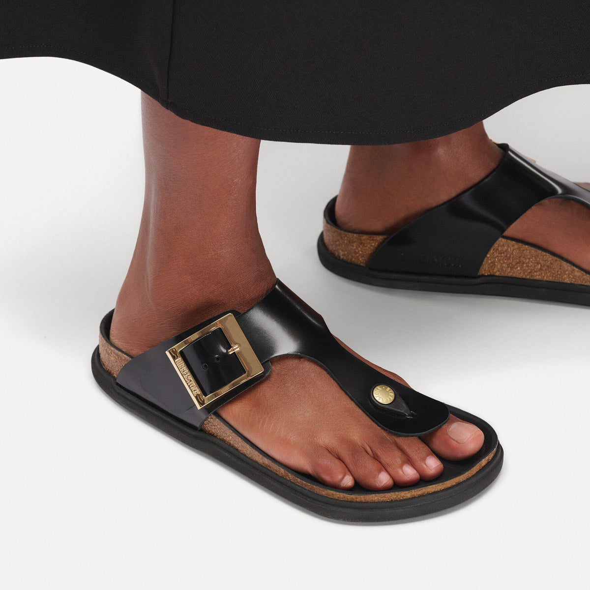 Gizeh Droplet Buckle Natural Leather Patent in Color High Shine Black | Birkenstock
