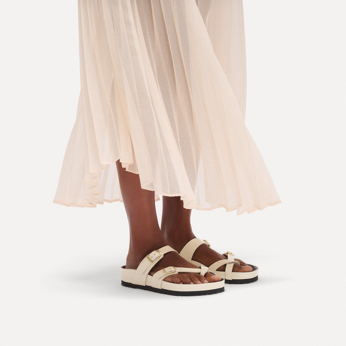 Mayari Natural Leather Patent in Color High-Shine Ecru/Black | Birkenstock