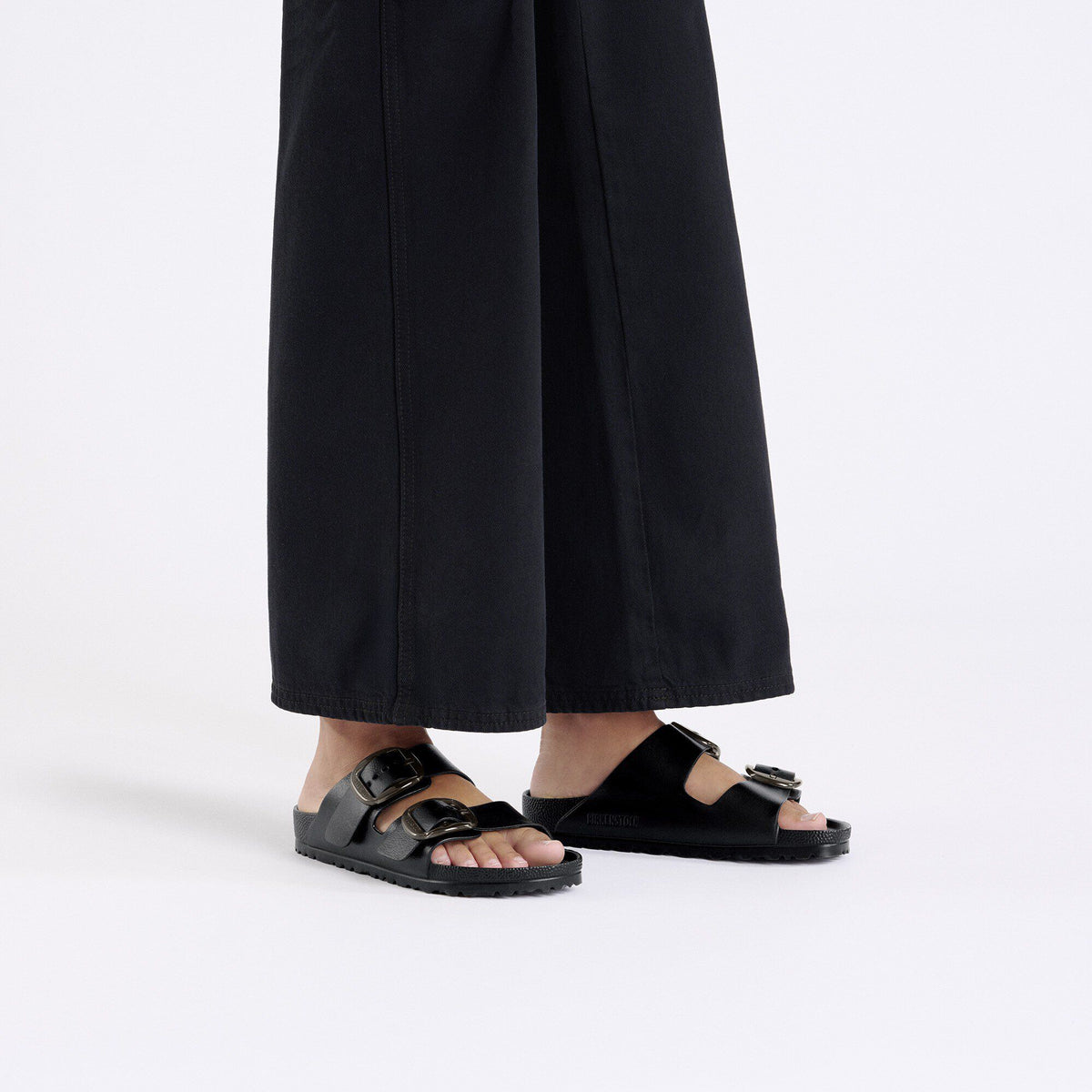 Arizona Big Buckle EVA in Color Black | Birkenstock