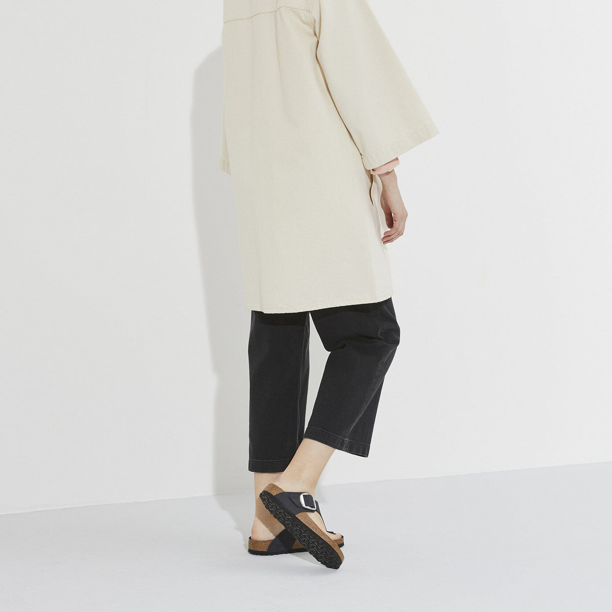 Gizeh Big Buckle Oiled Leather in Color Black | Birkenstock