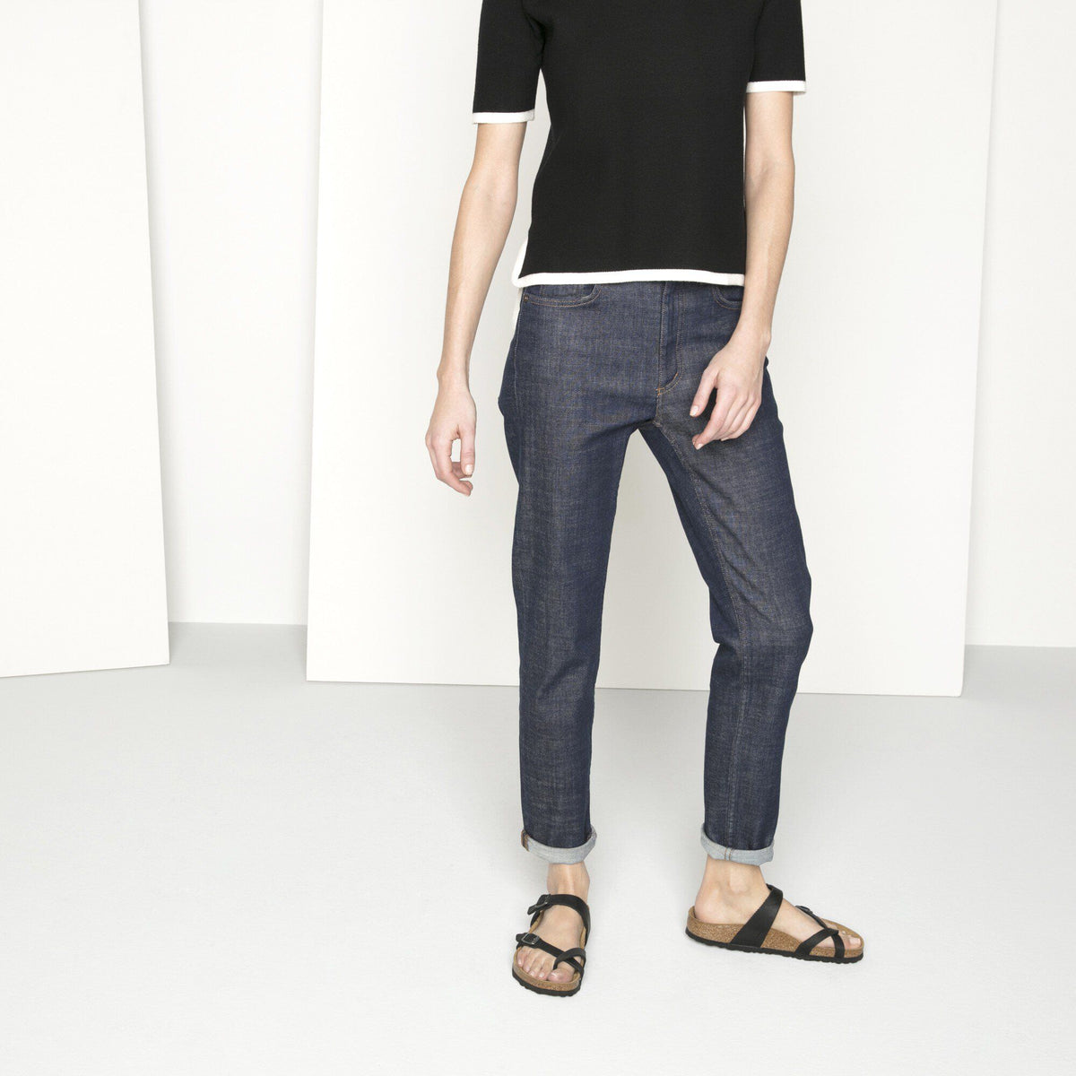 Mayari Oiled Leather in Color Black | Birkenstock