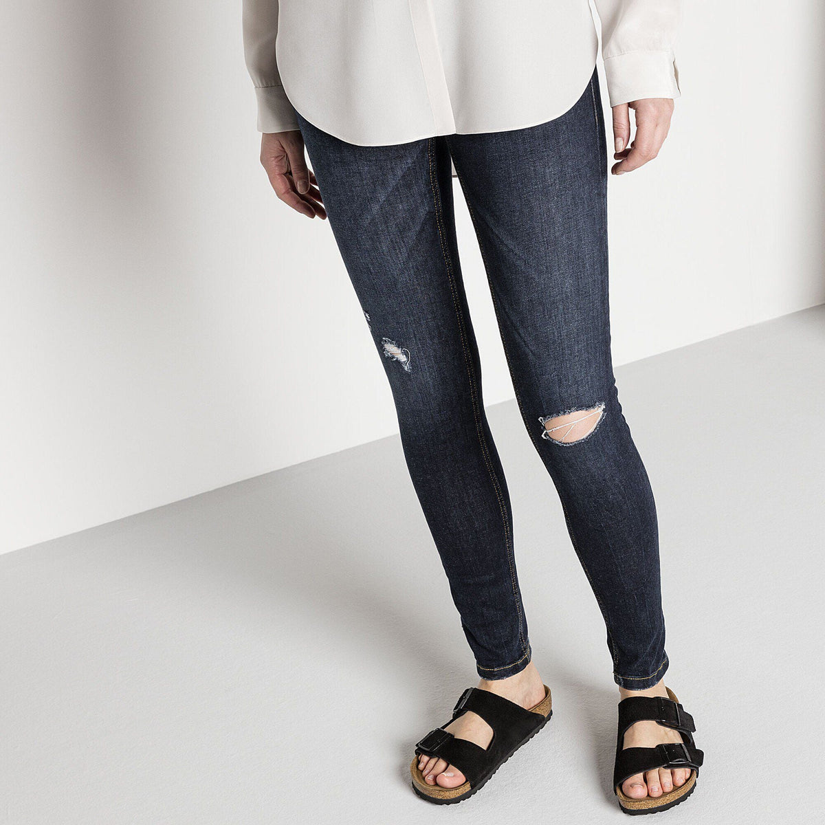 Arizona Soft Footbed Suede Leather in Color Black | Birkenstock