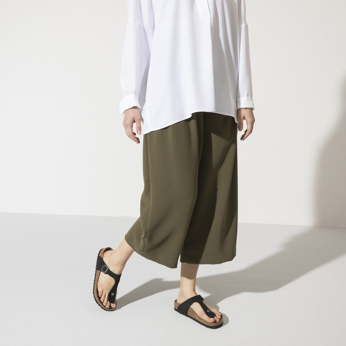 Gizeh Vegan Birkibuc in Color Black | Birkenstock