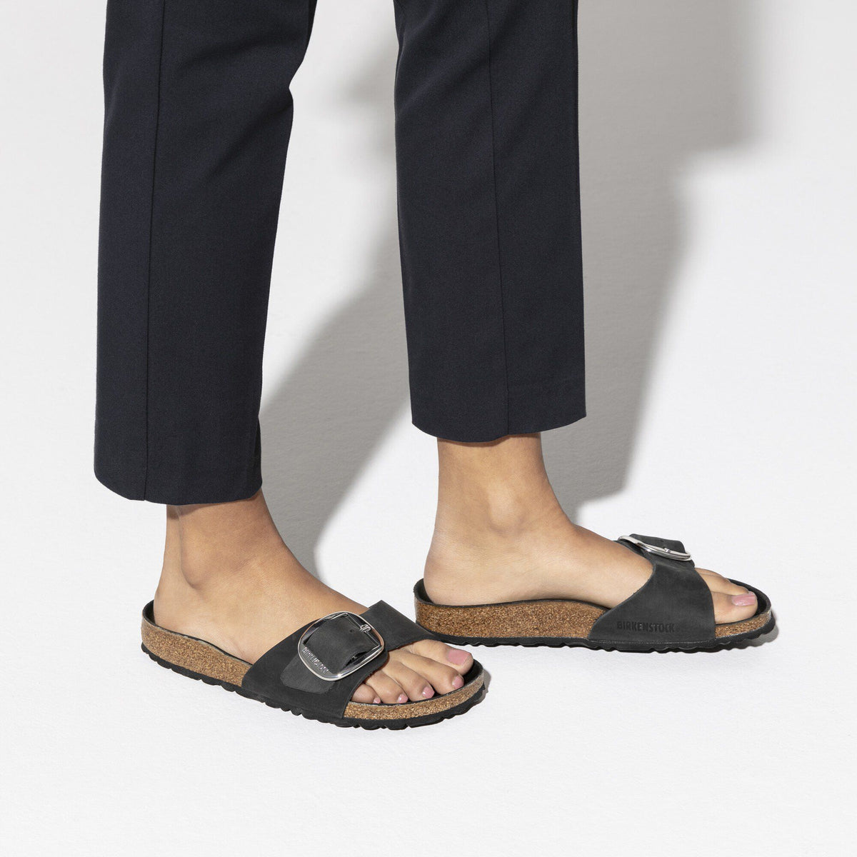 Madrid Big Buckle Oiled Leather in Color Black | Birkenstock