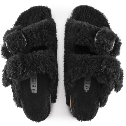 Arizona Big Buckle Shearling Shearling in Color Teddy Black | Birkenstock