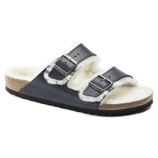 Arizona Shearling Oiled Leather in Color Navy | Birkenstock