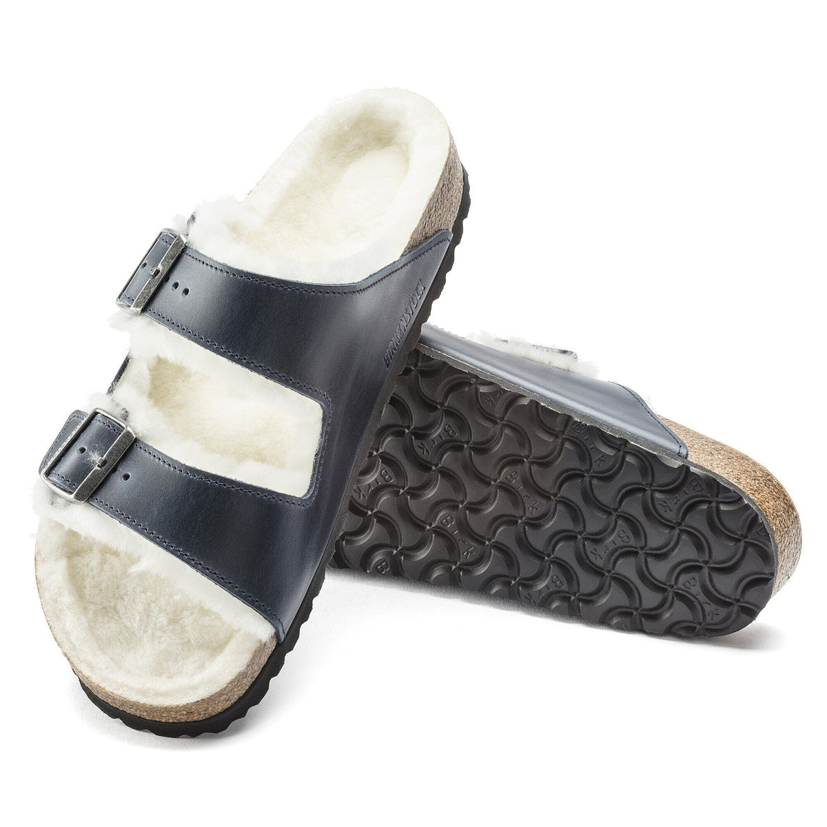 Arizona Shearling Oiled Leather in Color Navy | Birkenstock