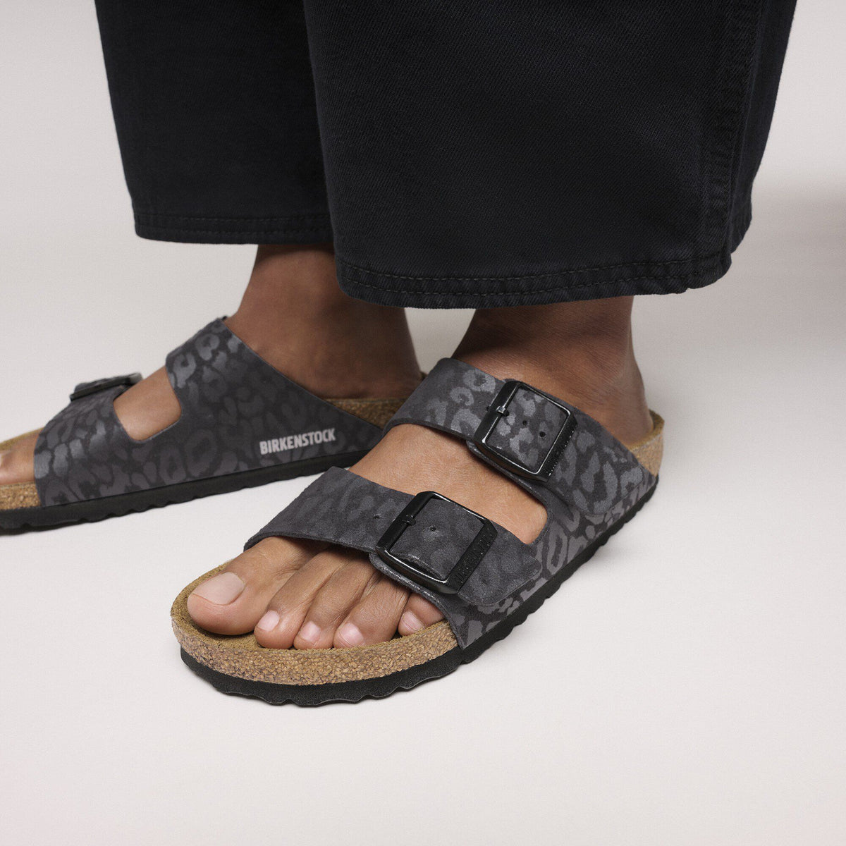 Arizona Synthetics in Color Leo Black | Birkenstock