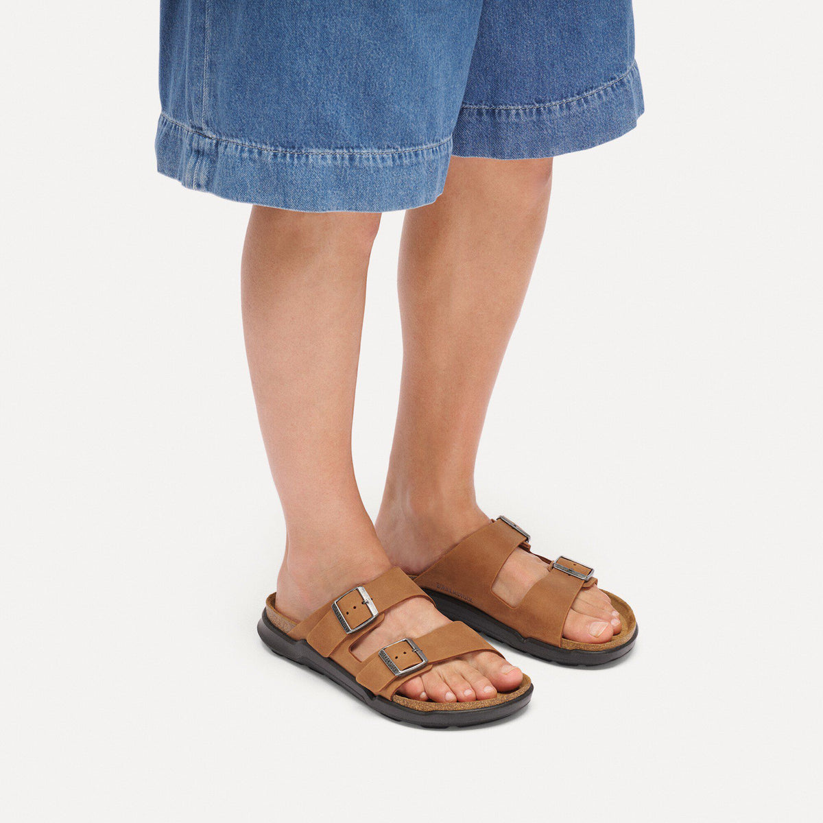 Arizona Crosstown Men Oiled Leather in Color Cognac | Birkenstock