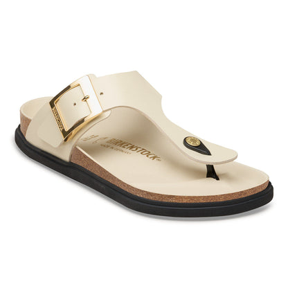 Gizeh Droplet Buckle Natural Leather Patent in Color High Shine Ecru | Birkenstock