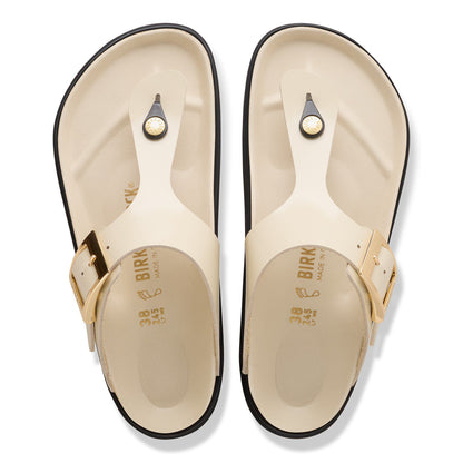 Gizeh Droplet Buckle Natural Leather Patent in Color High Shine Ecru | Birkenstock