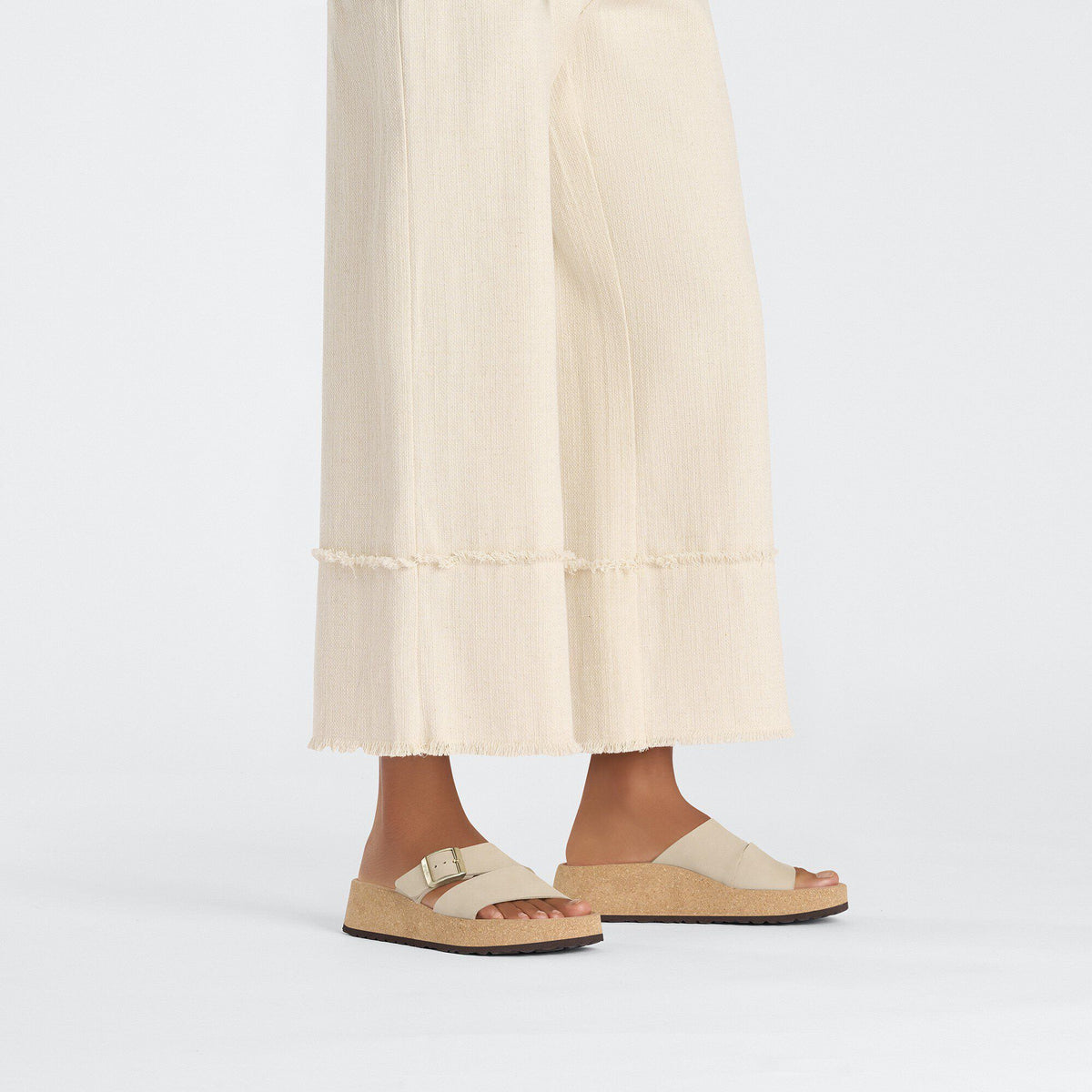 Almina Nubuck Leather in Color Sandcastle | Birkenstock