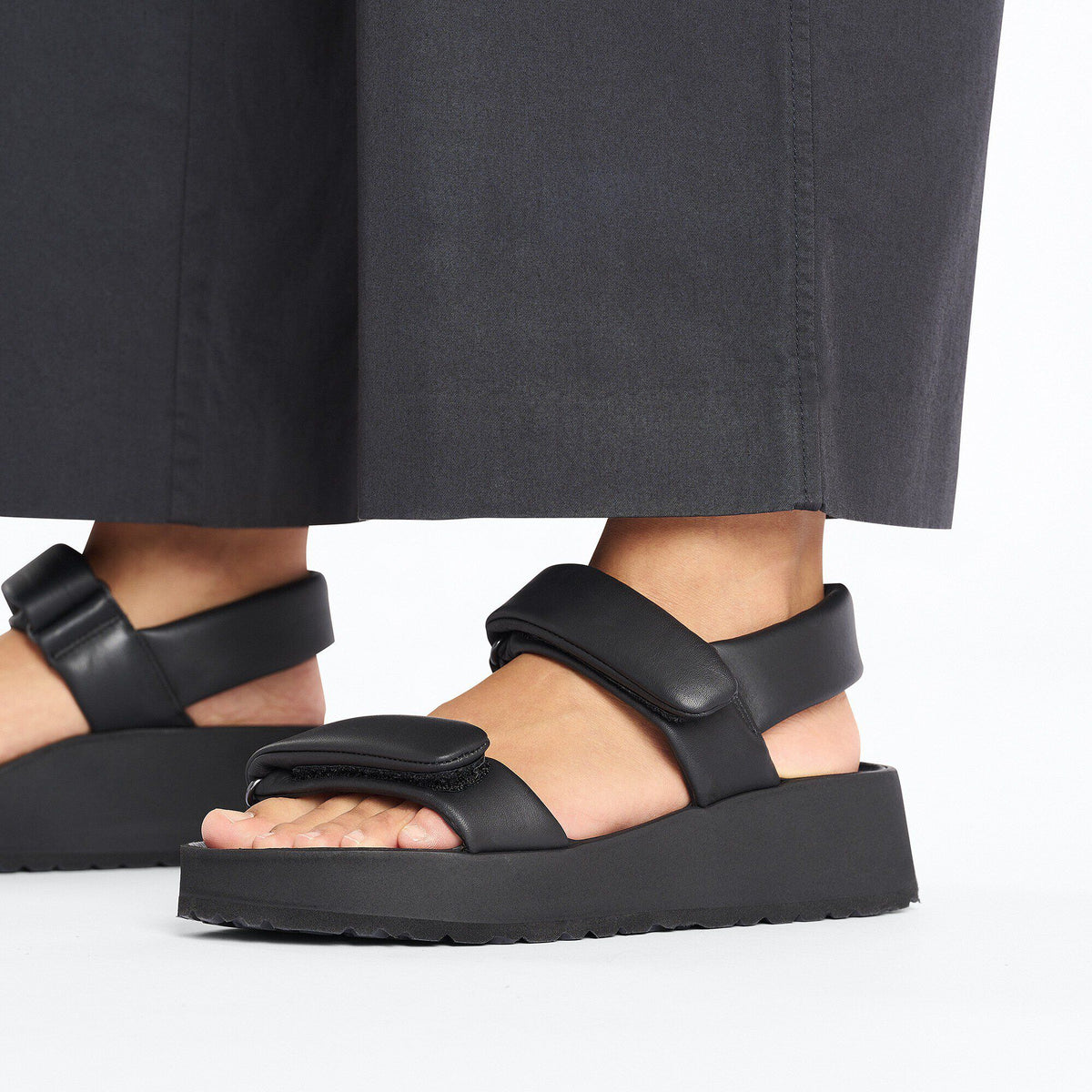 Theda Leather in Color Black | Birkenstock