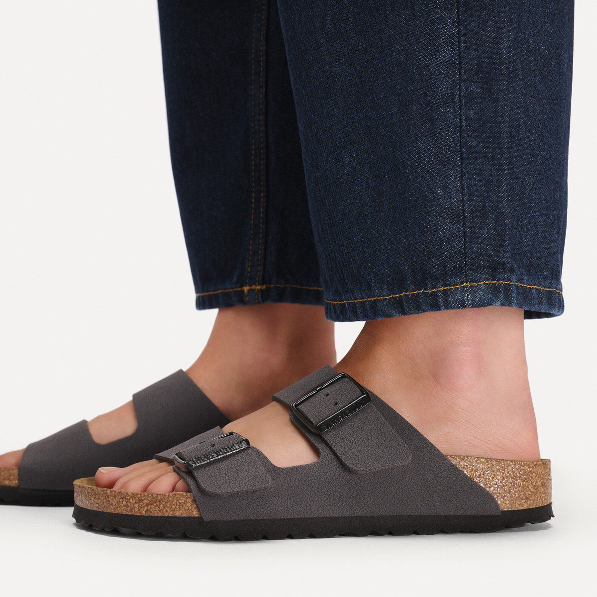 Arizona Birkibuc in Color Velvet Gray/Black Buckles | Birkenstock