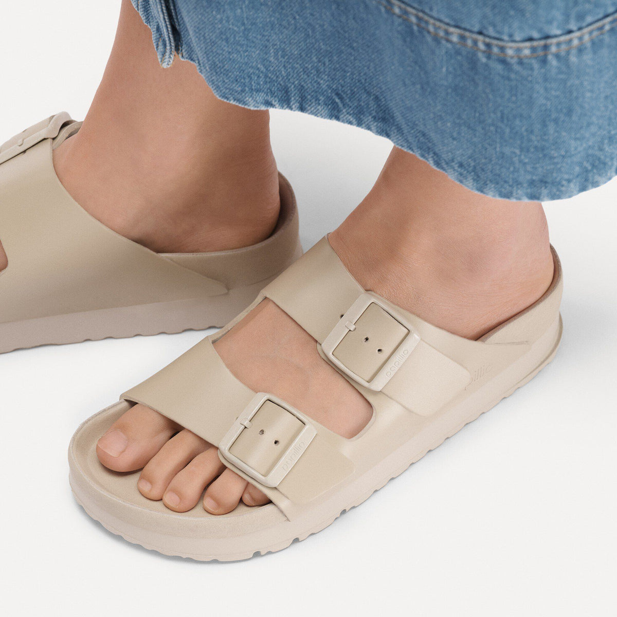 Arizona Flex Platform Leather in Color Oyster | Birkenstock