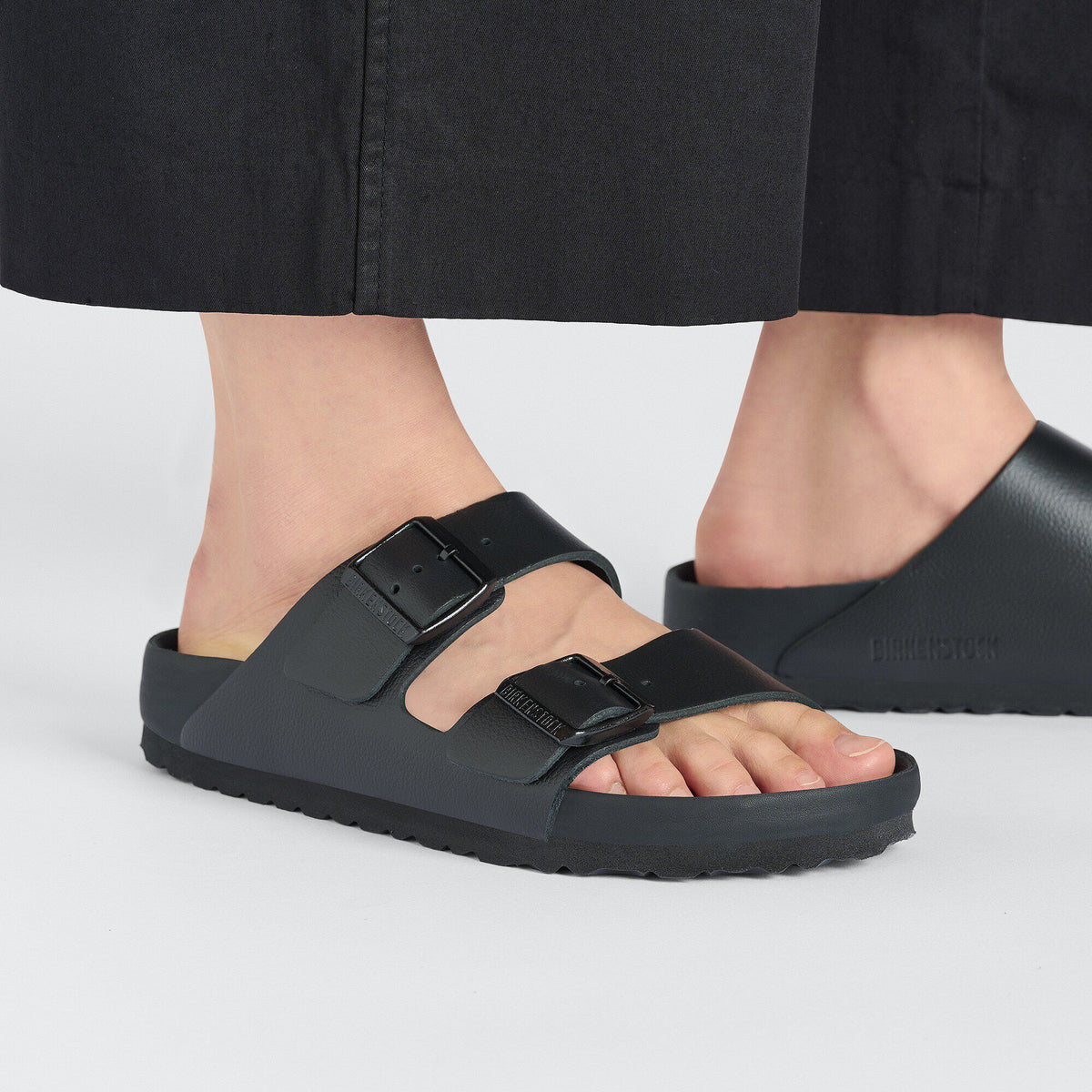Arizona Leather in Color Black | Birkenstock