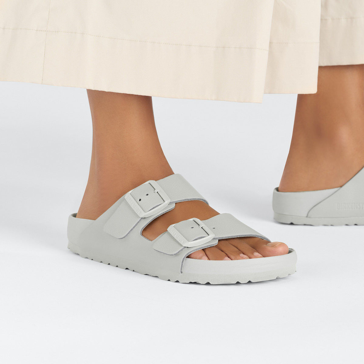 Arizona Leather in Color Mineral Gray | Birkenstock