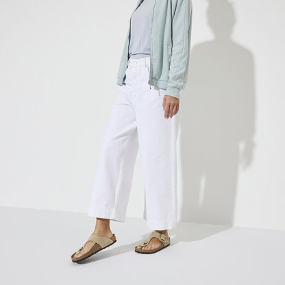 Gizeh Big Buckle Nubuck Leather in Color Sandcastle | Birkenstock