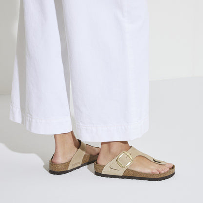 Gizeh Big Buckle Nubuck Leather in Color Sandcastle | Birkenstock