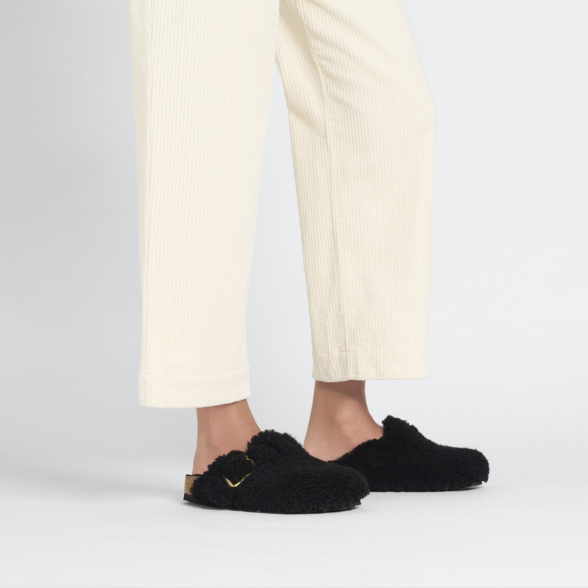 Boston Big Buckle Shearling in Color Black Gold | Birkenstock