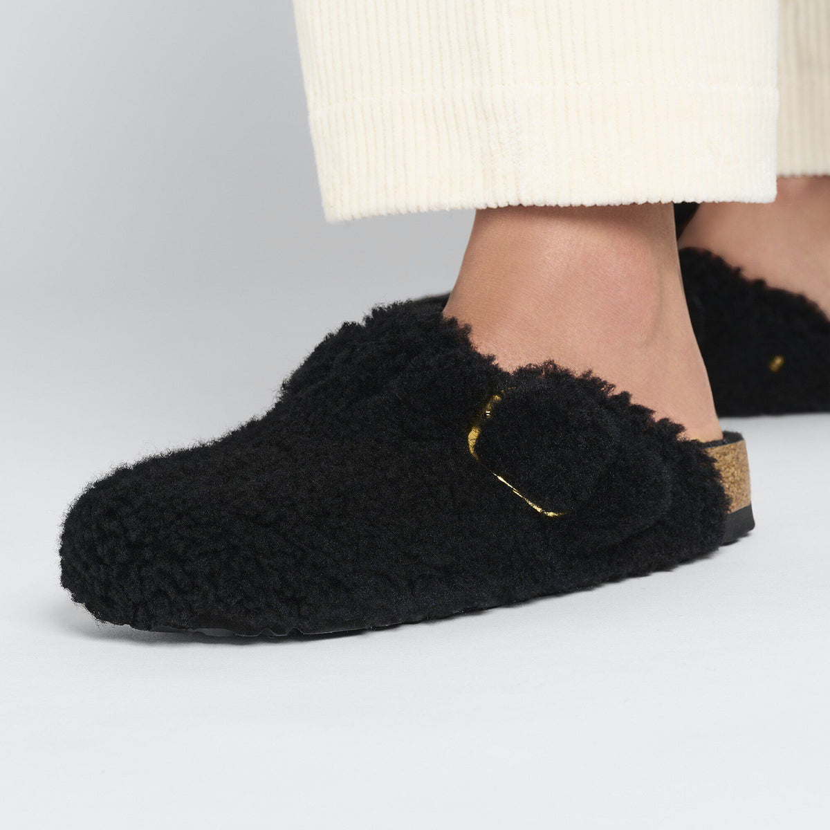 Boston Big Buckle Shearling in Color Black Gold | Birkenstock