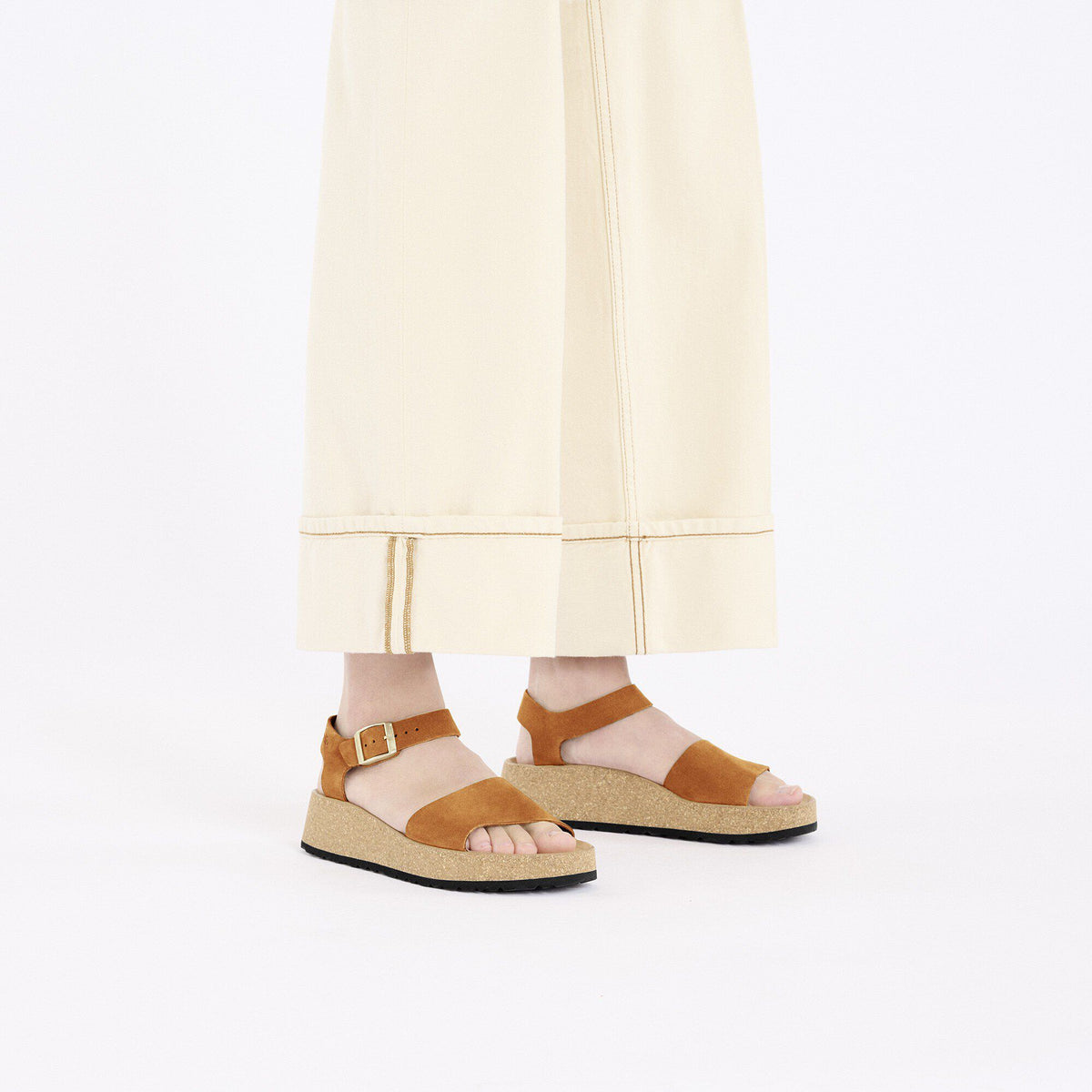 Glenda Nubuck Leather in Color Pecan | Birkenstock