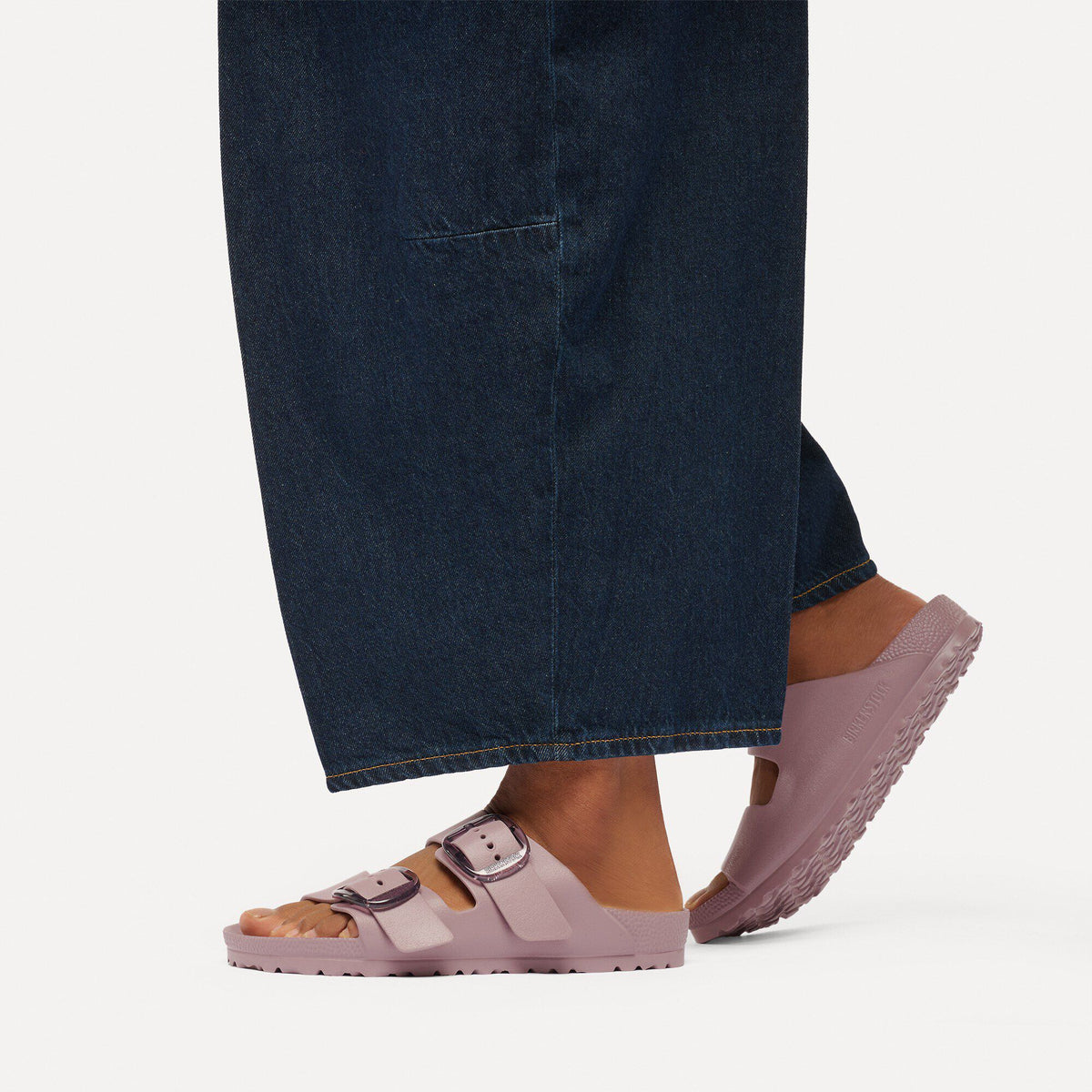 Arizona Big Buckle EVA in Color Faded Purple | Birkenstock