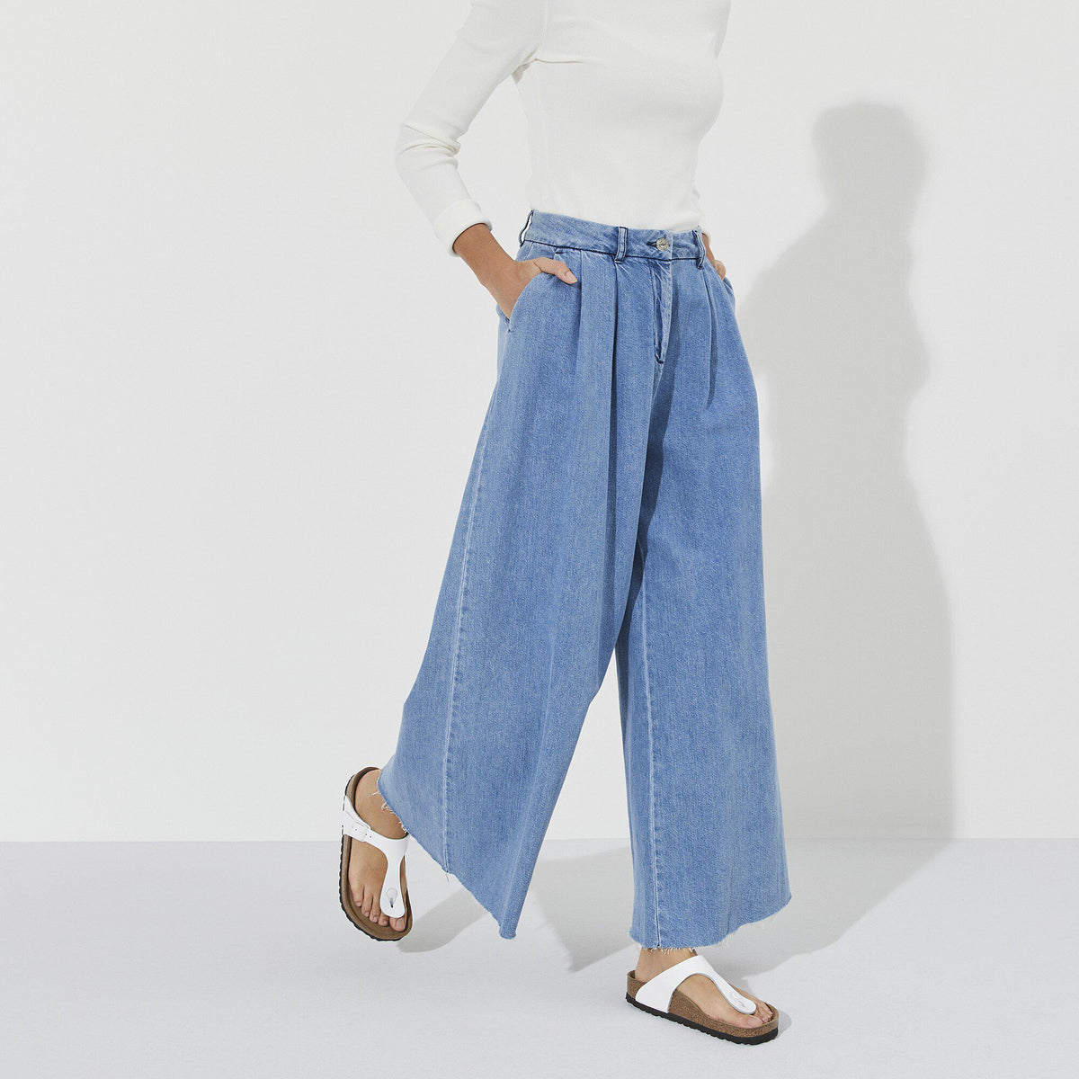 Gizeh Natural Leather Patent in Color Patent White | Birkenstock