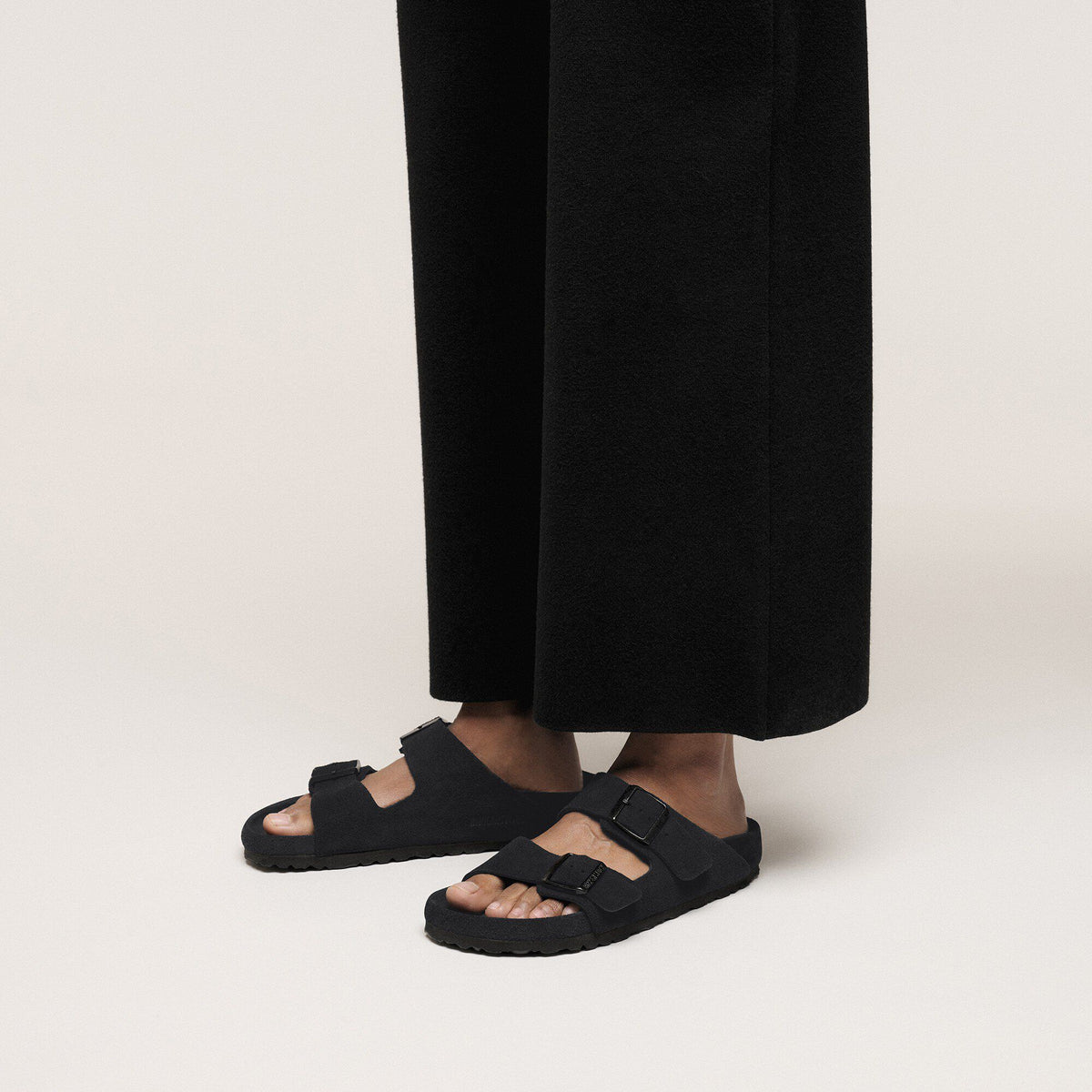 Arizona Suede Leather in Color Black | Birkenstock