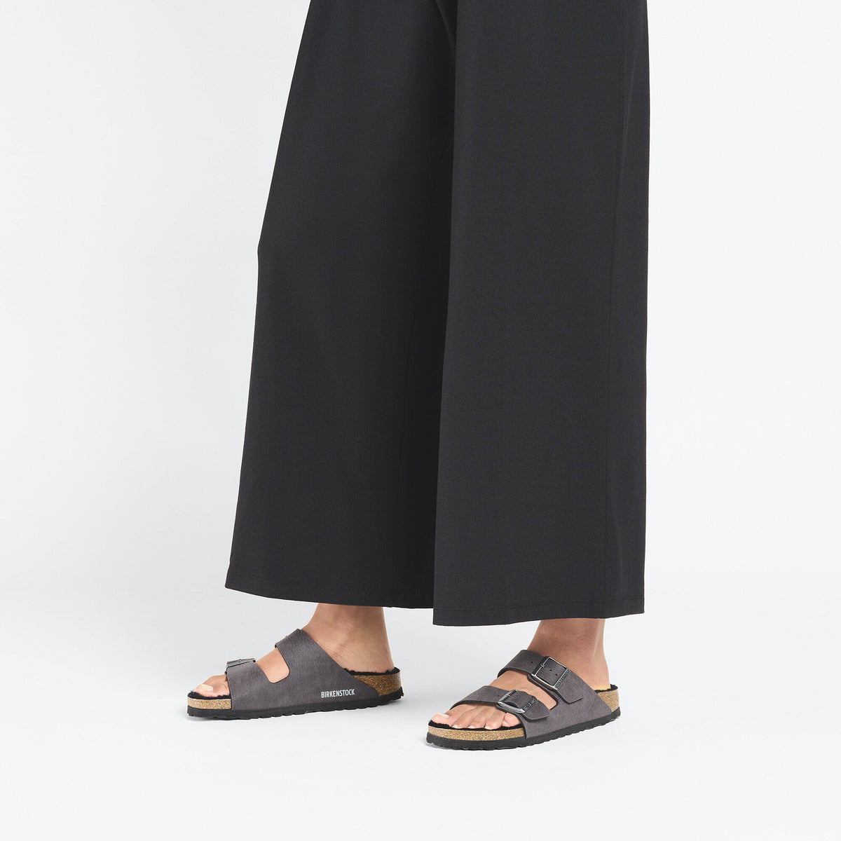 Arizona Shearling Synthetics in Color Desert Dust Black | Birkenstock