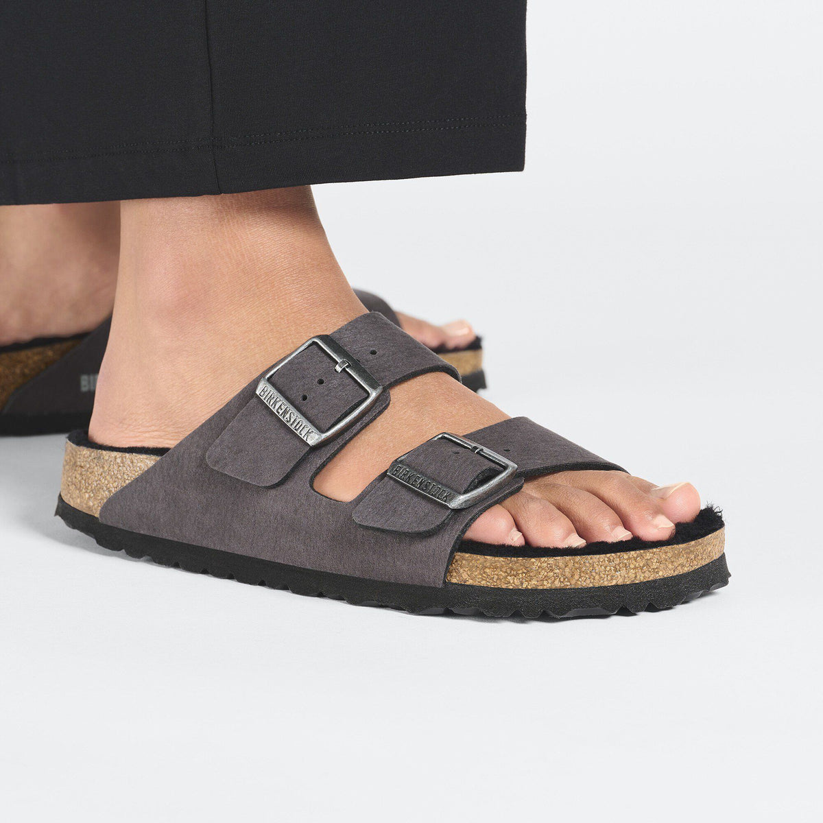 Arizona Shearling Synthetics in Color Desert Dust Black | Birkenstock