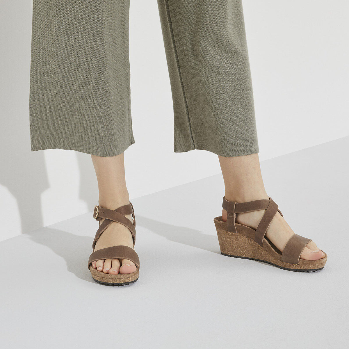 Sibyl Oiled Leather in Color Cognac | Birkenstock