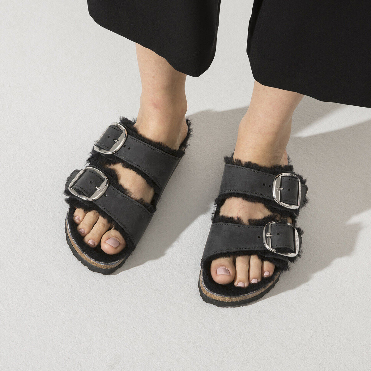 Arizona Big Buckle Shearling Oiled Leather in Color Black | Birkenstock