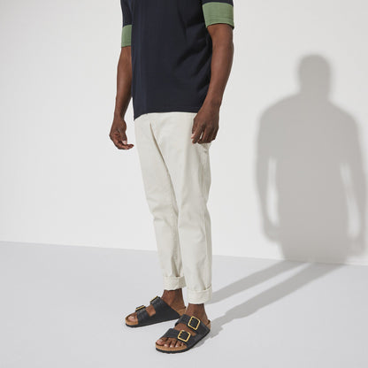 Arizona Bold Leather in Color Black | Birkenstock
