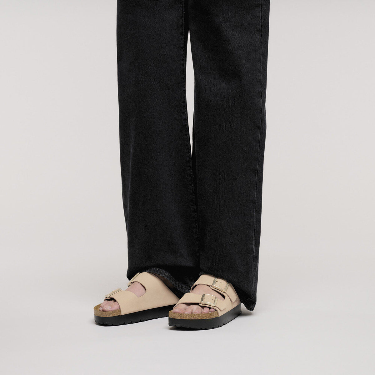 Arizona Flex Platform Nubuck Leather in Color Sandcastle | Birkenstock