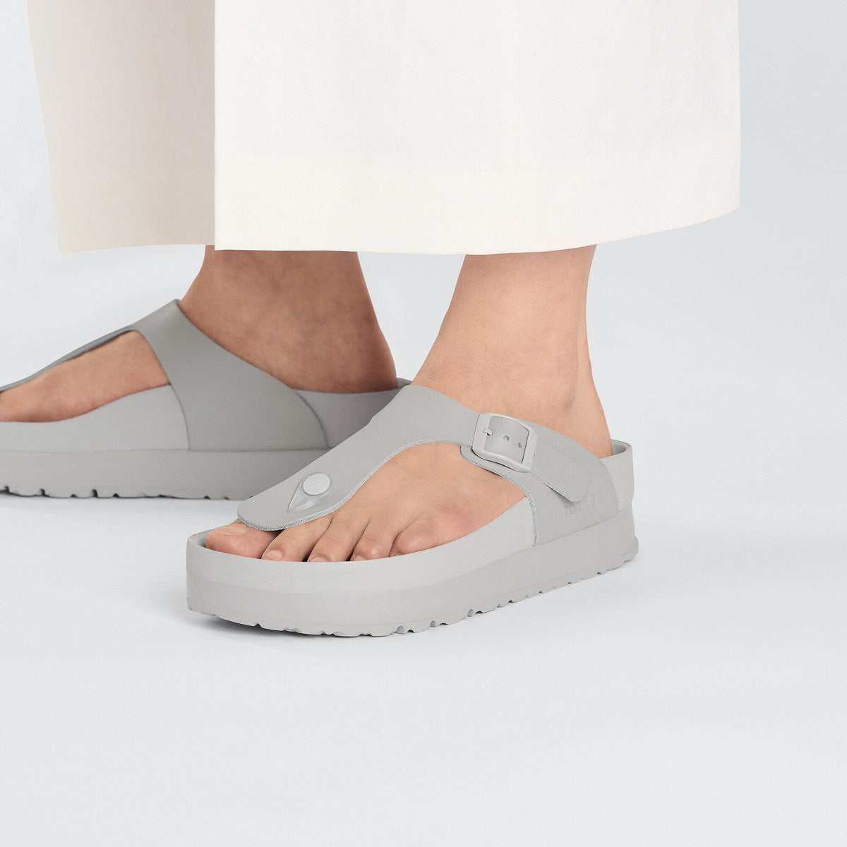 Gizeh Flex Platform Leather in Color Mineral Gray | Birkenstock