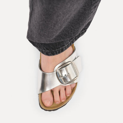Madrid Big Buckle Leather in Color Metallic Silver | Birkenstock