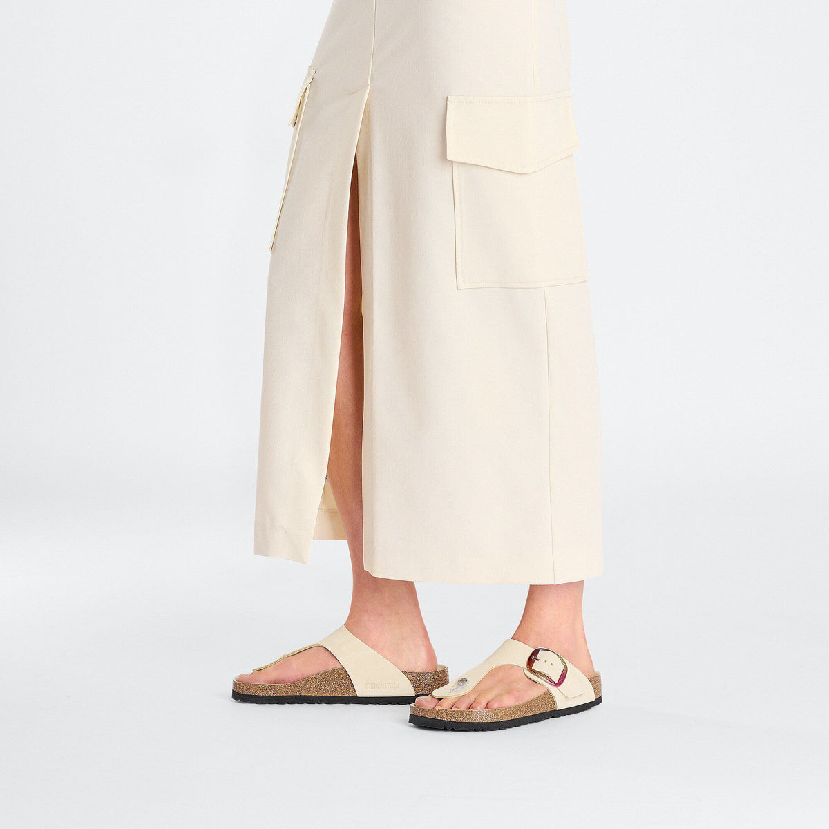 Gizeh Big Buckle Nubuck Leather in Color Ecru | Birkenstock