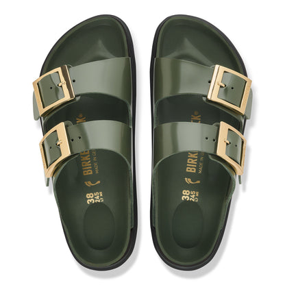 Arizona Droplet Buckle Natural Leather Patent in Color High-Shine Thyme | Birkenstock