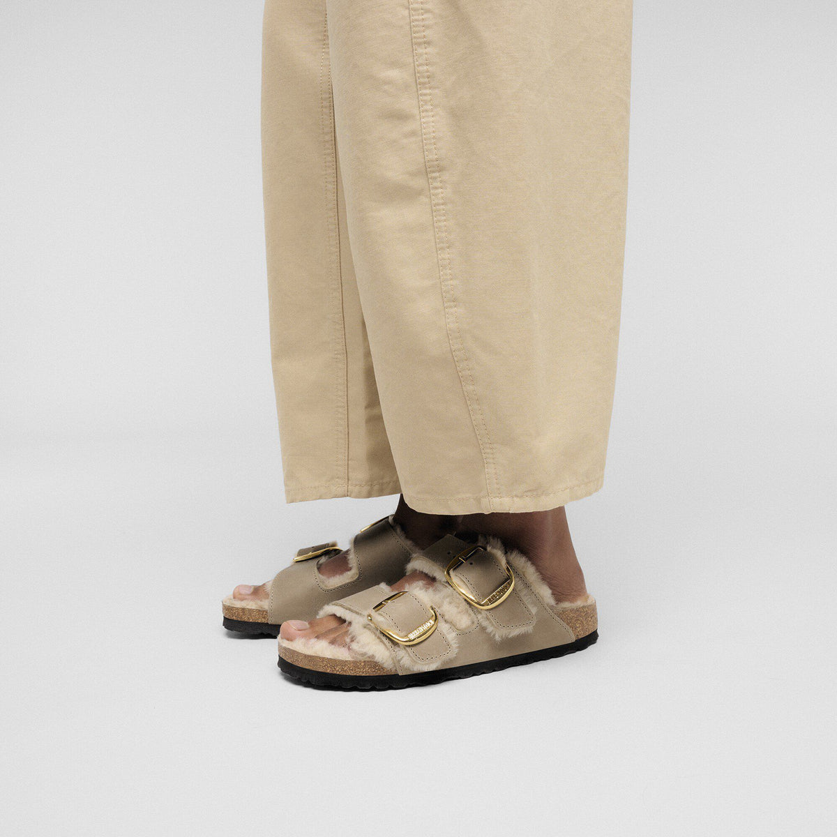 Arizona Big Buckle Shearling Oiled Leather in Color Tobacco Brown | Birkenstock