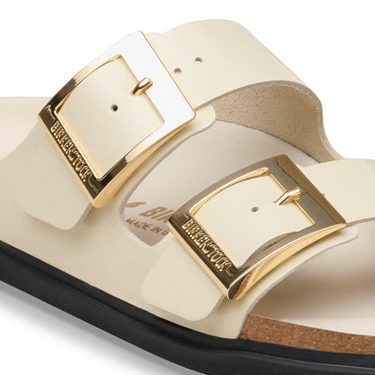 Arizona Droplet Buckle Natural Leather Patent in Color High Shine Ecru | Birkenstock