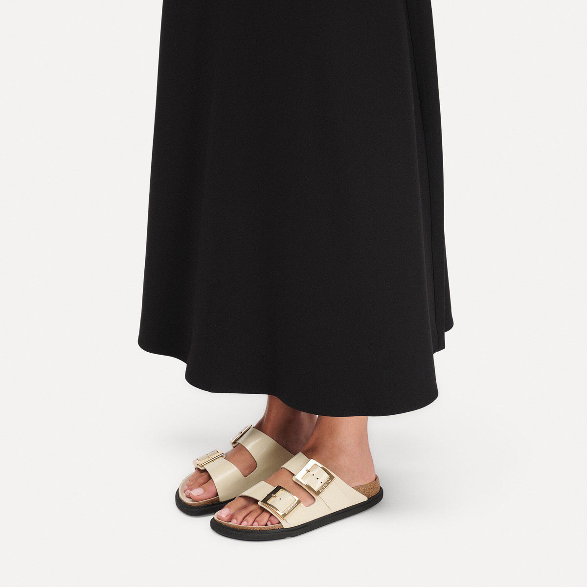 Arizona Droplet Buckle Natural Leather Patent in Color High Shine Ecru | Birkenstock