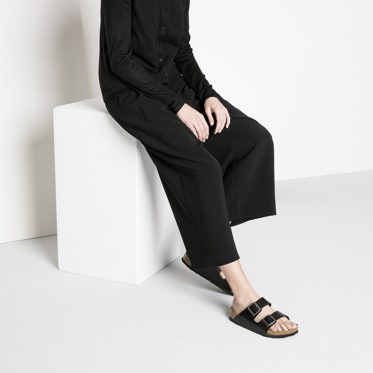 Arizona Soft Footbed Smooth Leather in Color Amalfi Black | Birkenstock