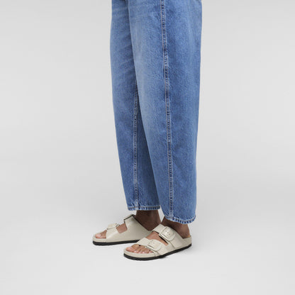 Arizona Big Buckle Leather in Color New Dressy Oyster | Birkenstock